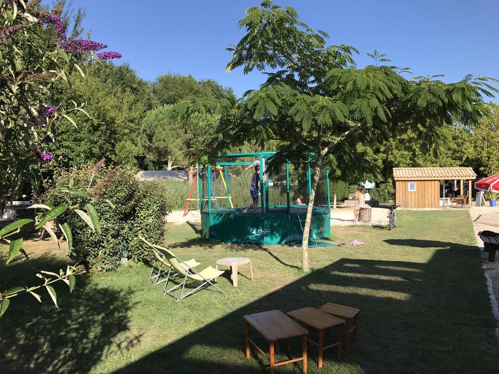 מלון וונדה-מונטליבה Camping La Chesnays מראה חיצוני תמונה